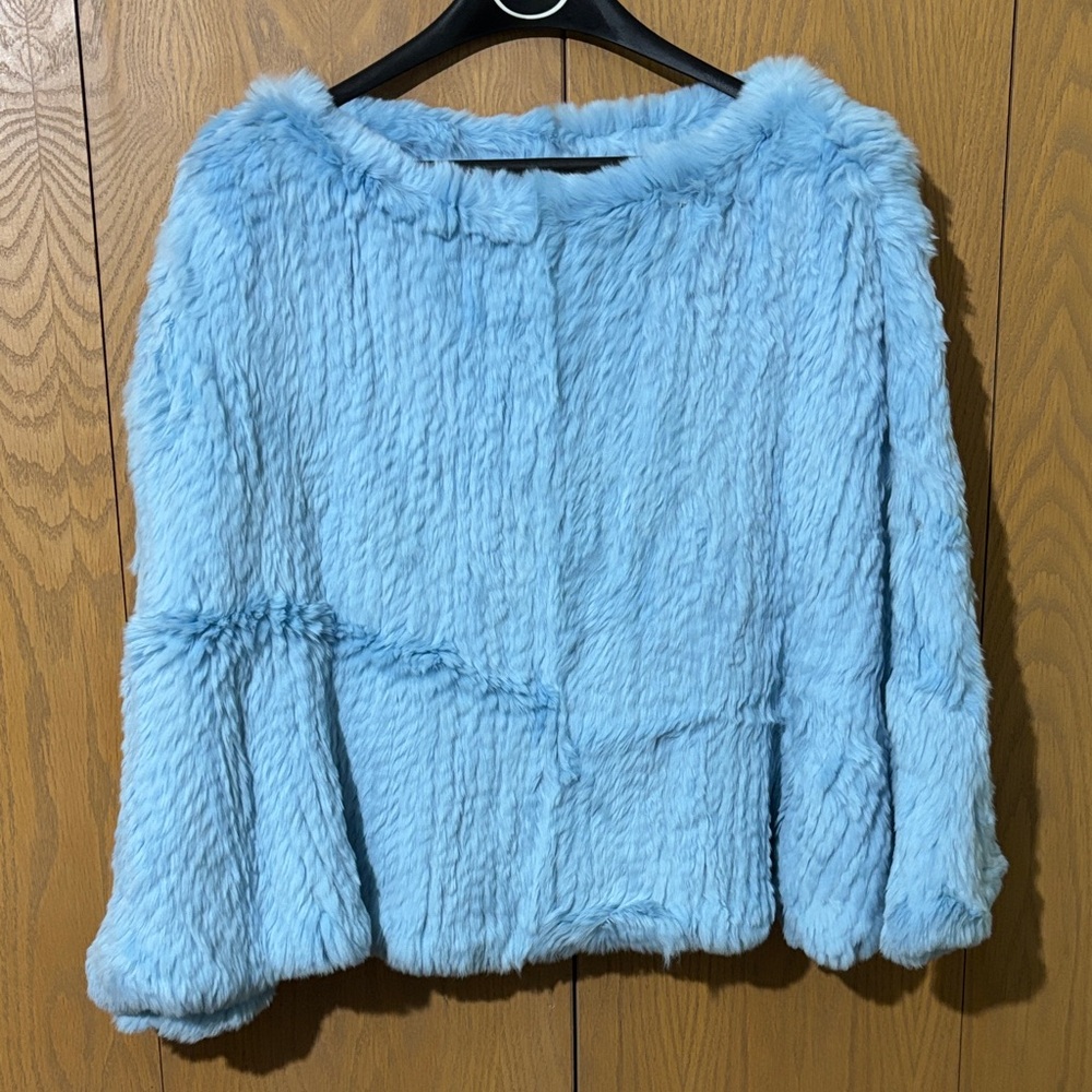 Bernardo Sky Blue Fur Cape small or medium women’s one size maybe bigger girls